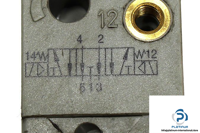 bosch-0-820-034-026-double-solenoid-valve-3