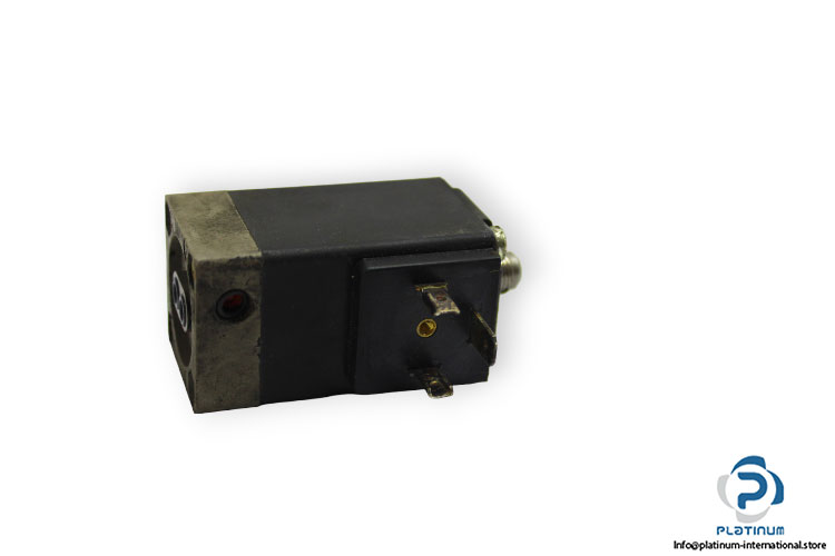 parker-ve-13-e-s-6c04-solenoid-valve-1