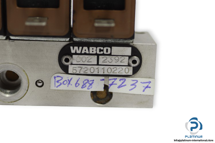 wabco-5720110220-solenoid-valve-used-3