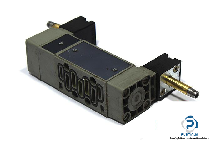 bosch-0-820-027-002-double-solenoid-valve-1