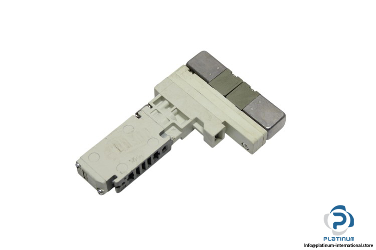 smc-VQ1301N-51-Q-solenoid-valve-used-1