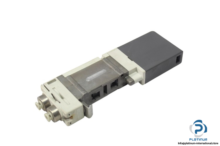smc-SQ2231DN-5-C4-Q-double-solenoid-valve-(Used)-1