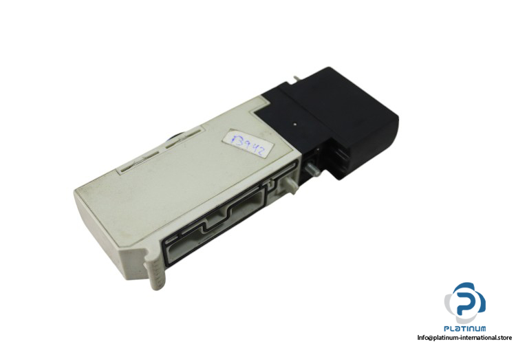 Festo-573993-air-solenoid-valve-6-mm(used)-1