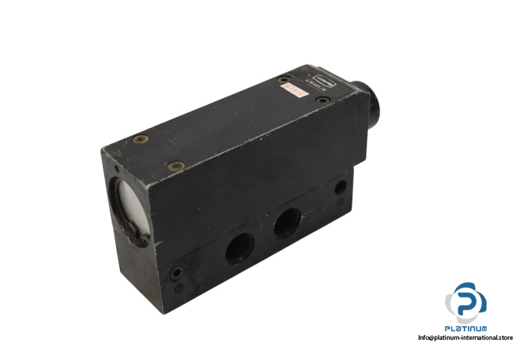 Martonair-M-1704-B-2-air-pilot-valve(used)-1