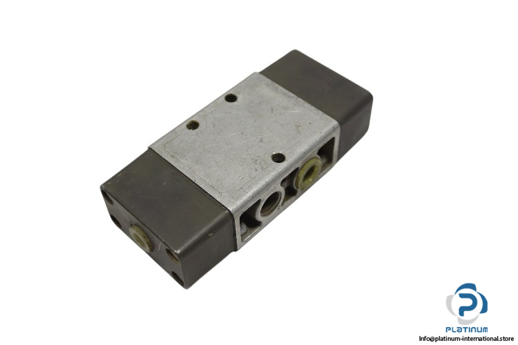 technomatic-40-314-06-pneumatic-actuated-valve-(used)-1