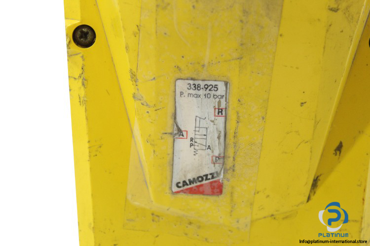 camozzi-338-925-foot-pedal-valve-(Used)-2