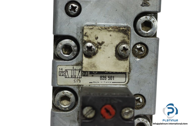 bosch-0-820-026-501-solenoid-valve-(used)-1
