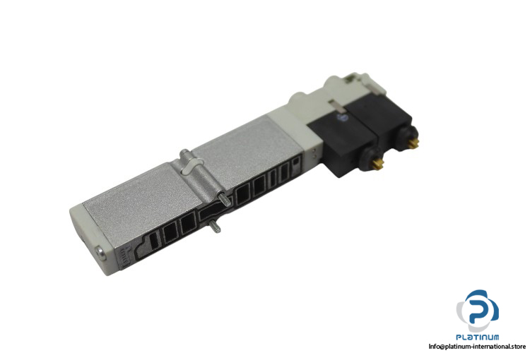 festo-533343-double-solenoid-valve-(new)-(carton)-1