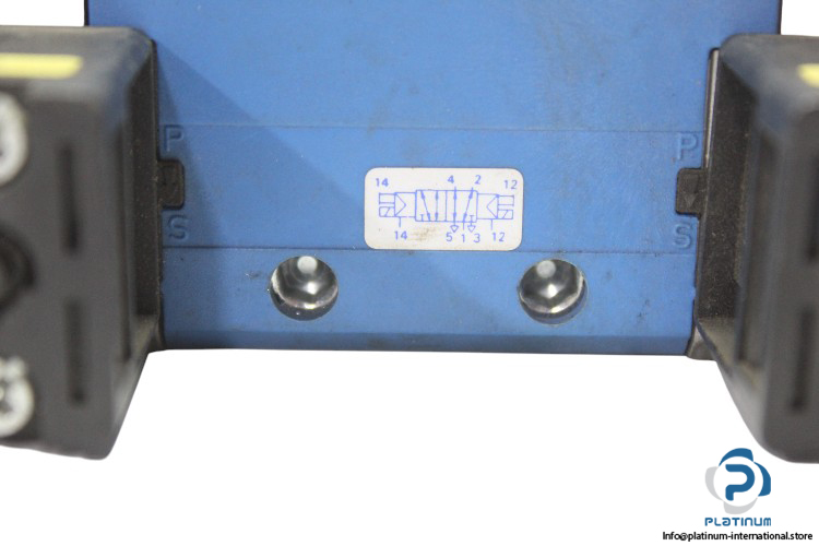 festo-151023-double-solenoid-valve-(used)-1
