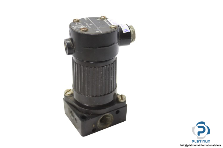 Norgren-martonair-dm-1502y-electrically-actuated-valve(used)-1