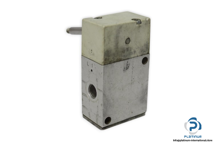 hoerbiger-S8311-1_4-hand-lever-valve-(used)-1