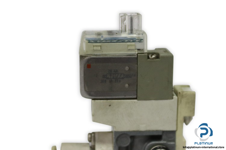 smc-SY3160-5LOU-C4-Q-5-port-solenoid-valve-(used)-2