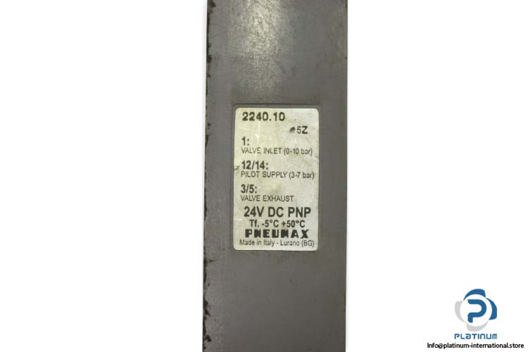 pneumax-2240.10-pneumatic-solenoid-valve-used-1