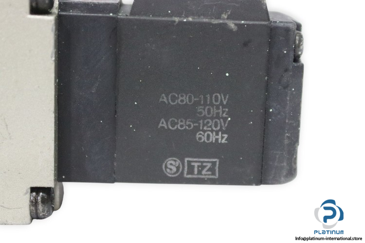 smc-VF5320-80_120-vac-double-solenoid-valve-(used)-2