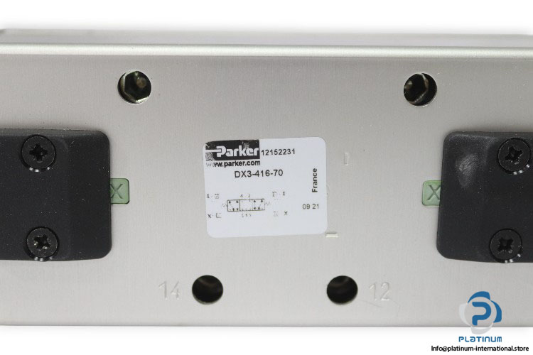 parker-DX3-416-70-double-solenoid-valve-(new)-(carton)-1