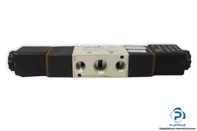 Airtac-4V220-08-solenoid-valve(used)-3