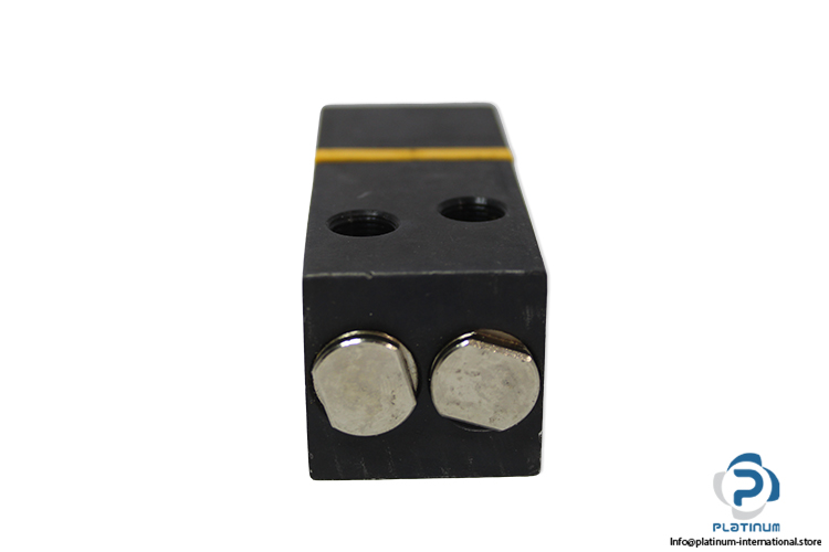 waircom-UKCA8-air-pilot-valve-(new)-2