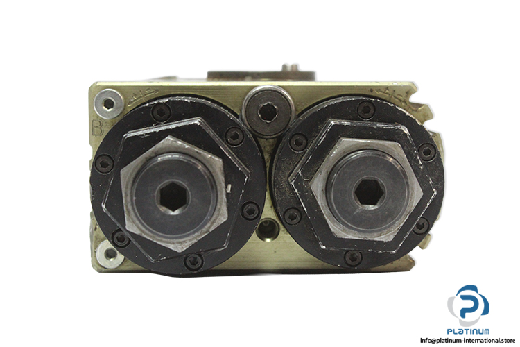 schunk-SRU-30-W-180-rotary-actuator-(used)-1