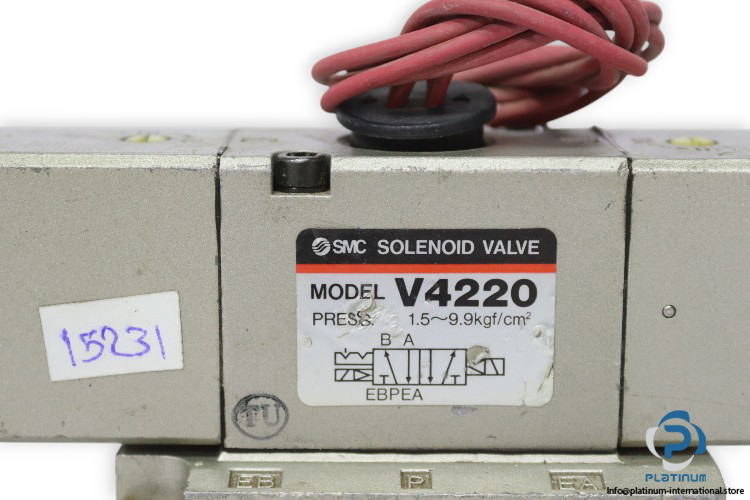 smc-V4220-double-solenoid-valve-with-coil-(used)-2
