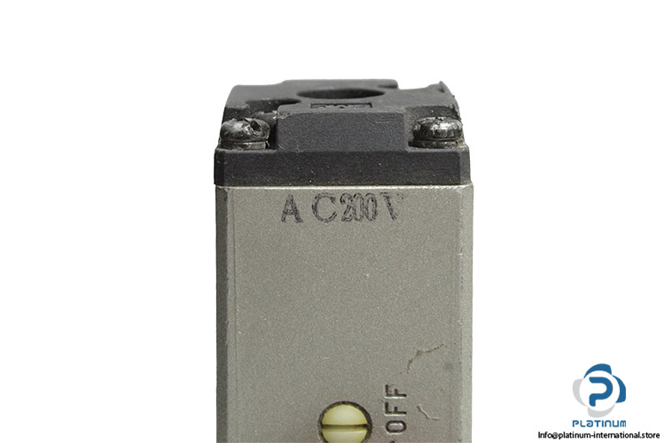 smc-V4220-double-solenoid-valve-with-coil-(used)-3