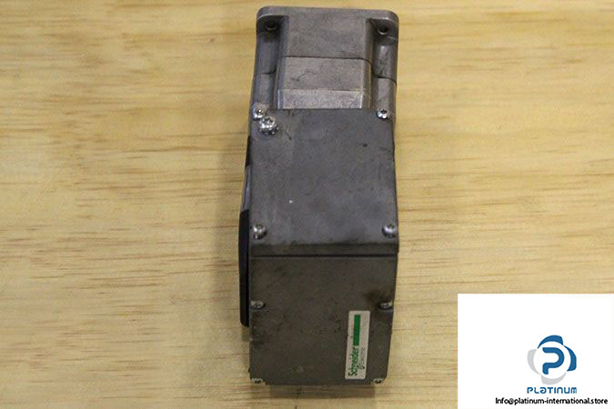 schneider-ile1b661pb1a2-brushless-dc-motor-2