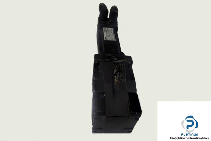 lenze-mc8-06141-r80b0-servo-motor-with-gear6_675x450