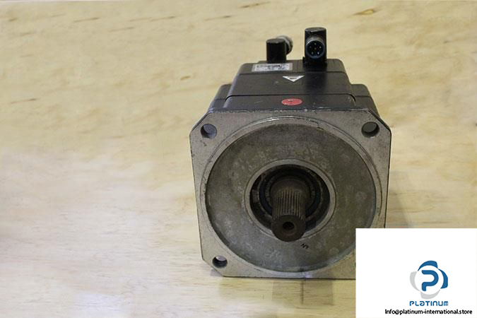 kuka-1fk6101-8af91-1zz9-z-servo-motor3_675x450
