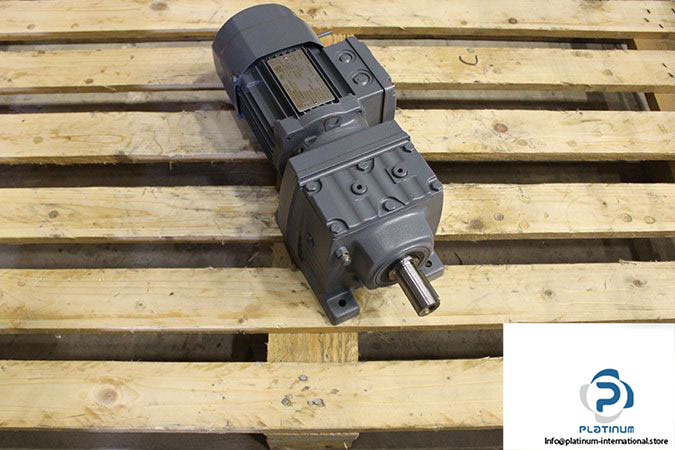 sew-r37-dr63l4_br_hr_tf_isu-helical-gearmotor-2