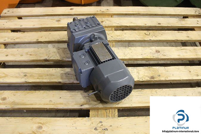 sew-r37-dr63l4_br_hr_tf_isu-helical-gearmotor-3