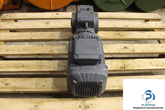 sew-sa57-drn90l4-helical-worm-gearmotor-3