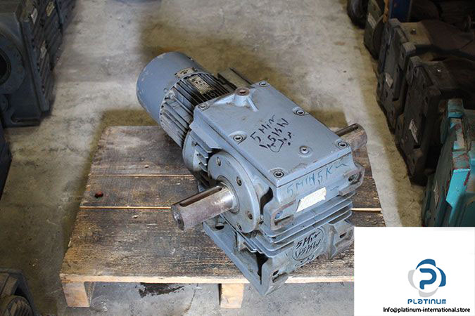 sew-s82dt90l-4bmg_hf-helical-worm-gearmotor-2