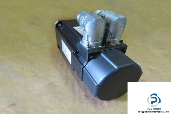 kollmorgen-akm-32d-acc2lb-00-servo-motor3_675x450