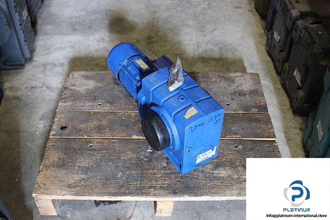 flender-cazs68-m71m4-l4n-helical-worm-geared-motor2