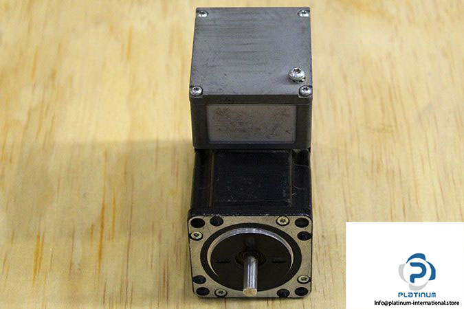 schneider-ils2t572pb1a0-integrated-drive-ils-with-stepper-motor-1