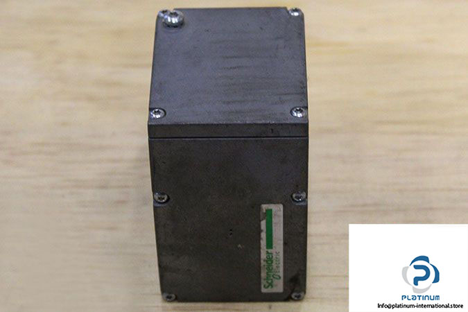 schneider-ils2t572pb1a0-integrated-drive-ils-with-stepper-motor-2