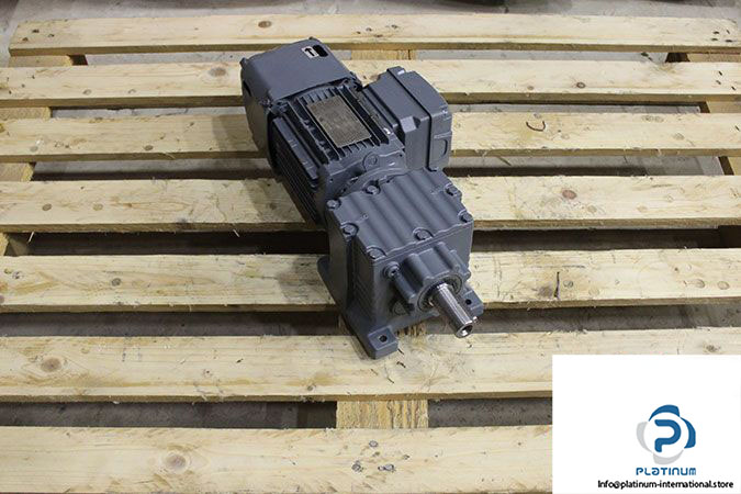 sew-r27-drn71m4_be05hr_is_th-helical-gearmotor-2