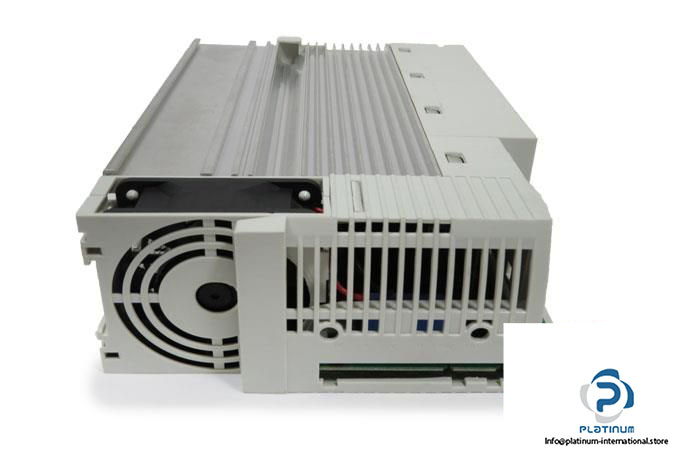 lenze-e82ev222_2b-frequency-inverter3_675x450