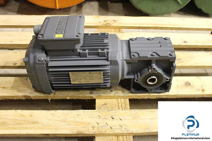 sew-w30-drn80m4-spiroplan-gearmotor-1