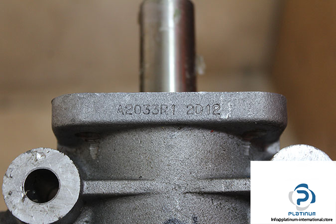 poggi-a2033r1-2d12-3-way-right-angle-gearbox-2