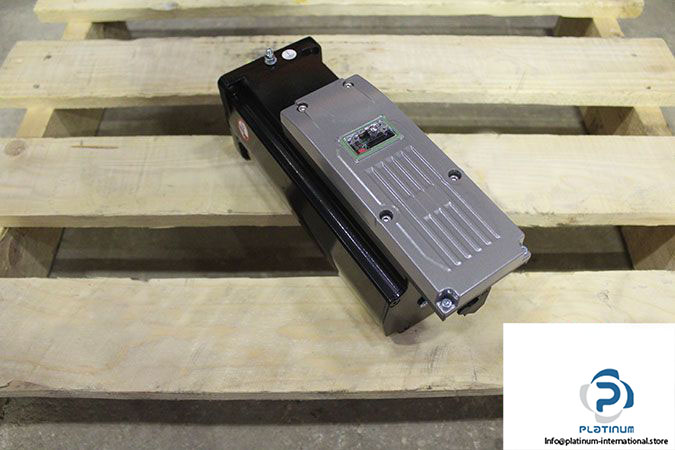 schneider-ilm1002p01f0000-integrated-servo-motor-2
