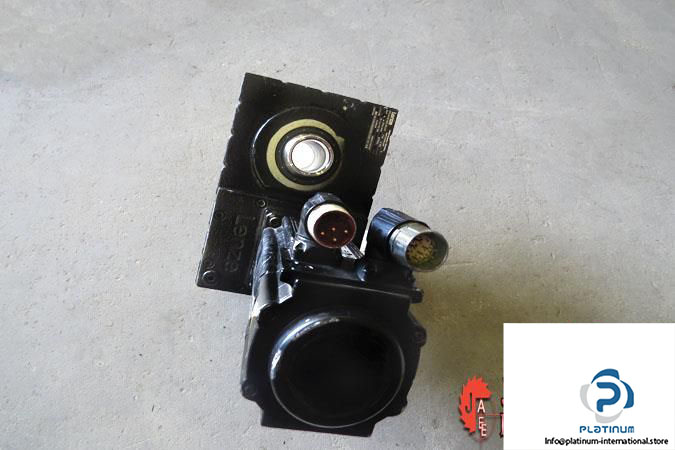 lenze-3_mot-mcs-09l41-geared-servo-motor4_675x450-4