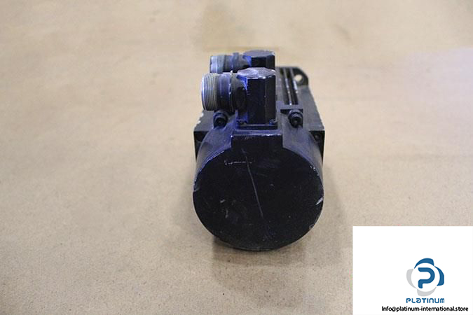 keb-01sm000-3200-servo-motor4_675x450