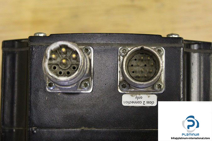 schneider-bmh1401p16a1a-servo-motor-2