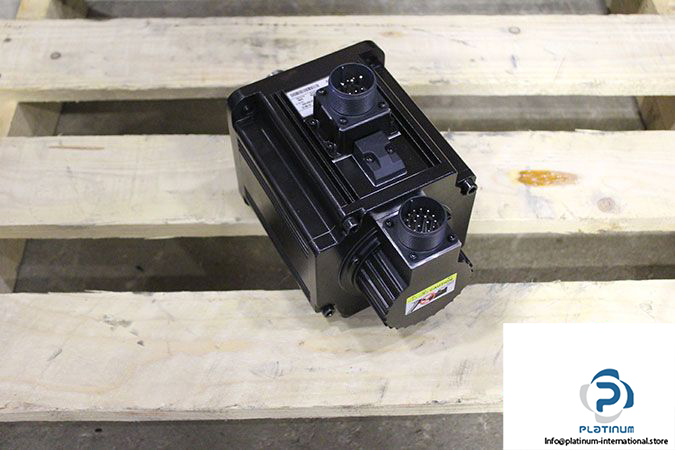 schneider-bch1301n12f1c-ac-servo-motor-2