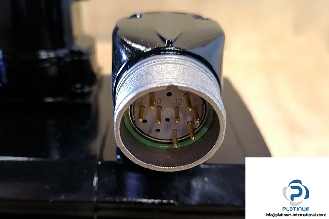 schneider-sh140_30270_0_1_00_00_00_10_03-servo-motor-4