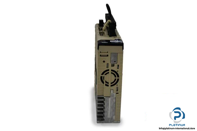 yaskawa-sgdv-1r6ae1a-servo-drive4_675x450