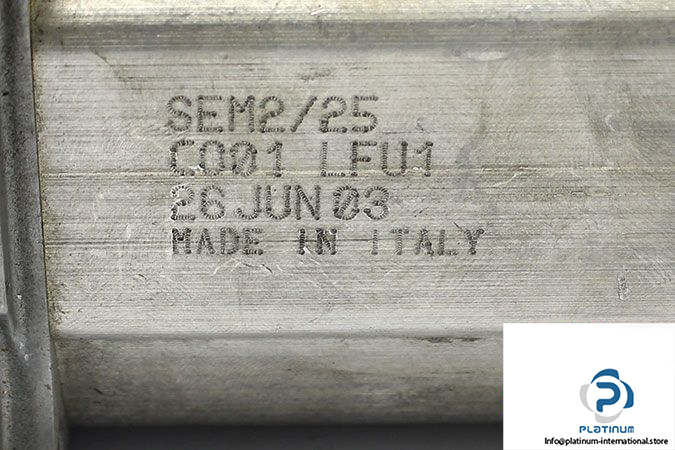 sauer-sundstrand-sem2_25-co01-lfu1-gear-motor-1