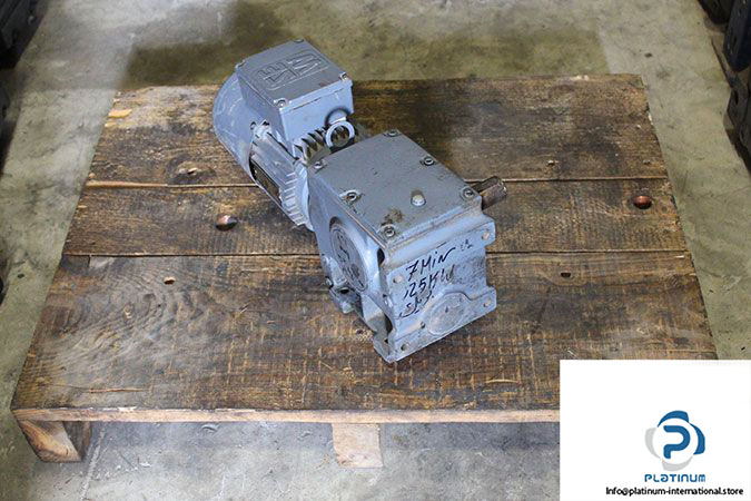 sew-s52-dt_10-4bm-helical-worm-gearmotor-2