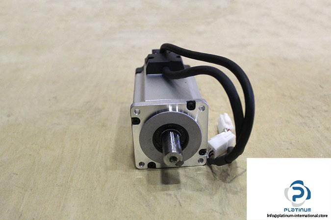 panasonic-mhmd042g1u-servo-motor3_675x450