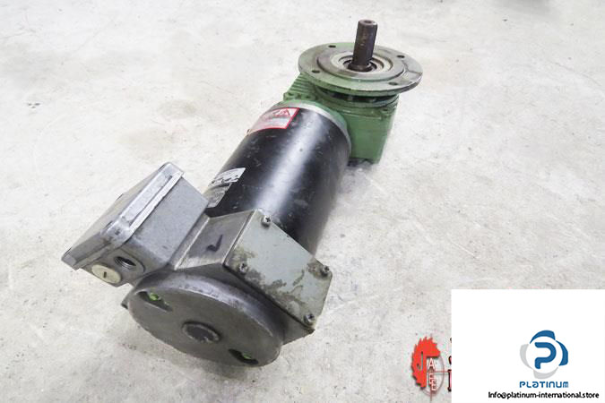 lenze-1312075020-servo-motor-with-gear4_675x450